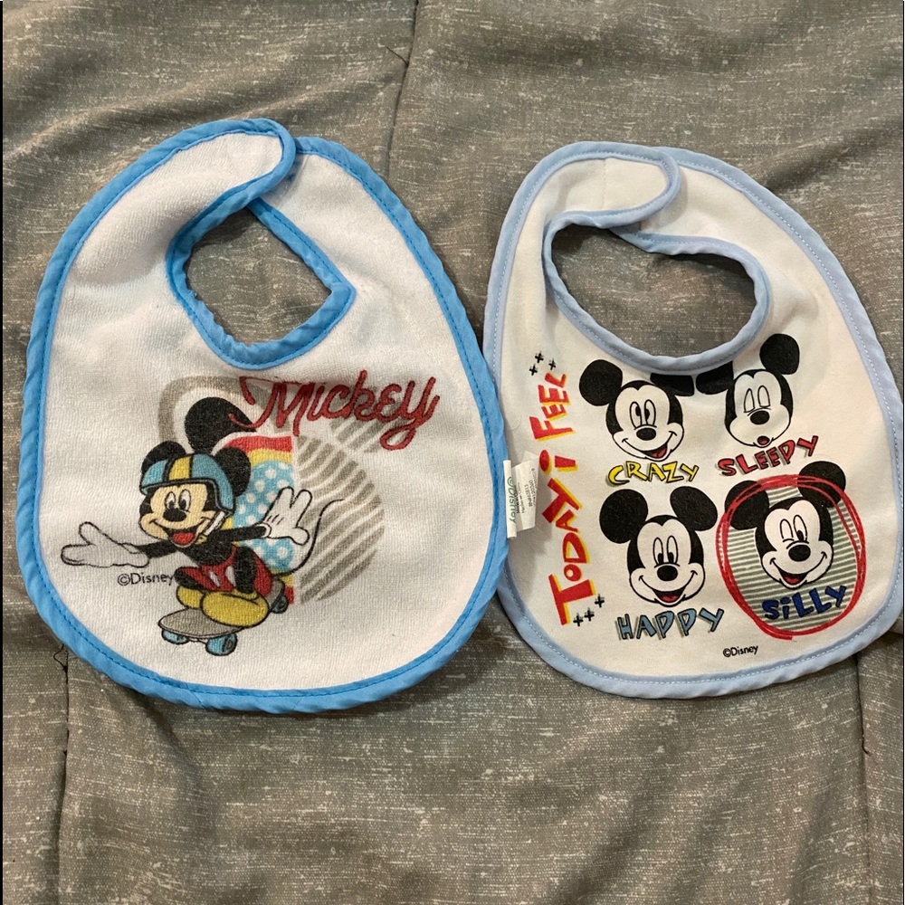 Mickey Mouse Bib Set